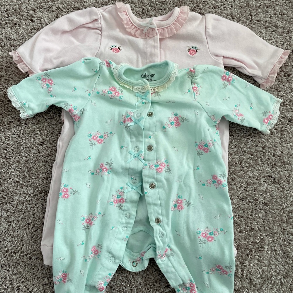 Set of Little Me onesies / hat